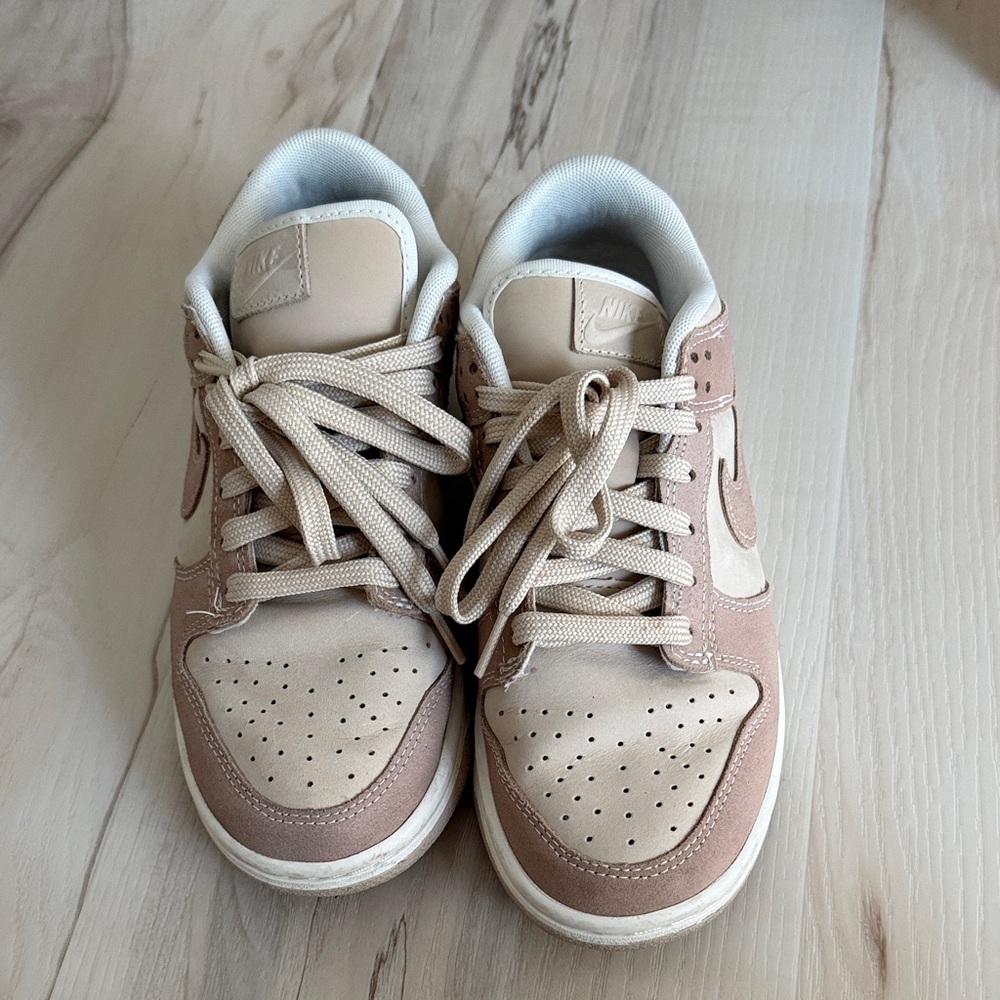 Women's Nike dunk Sneakers in sand drift - Picture 2 of 2